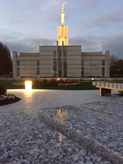 parkbank tuin Mormonen tempel Zoetermeer